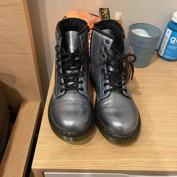 DcMartens Airwair - Picture 2 of 7